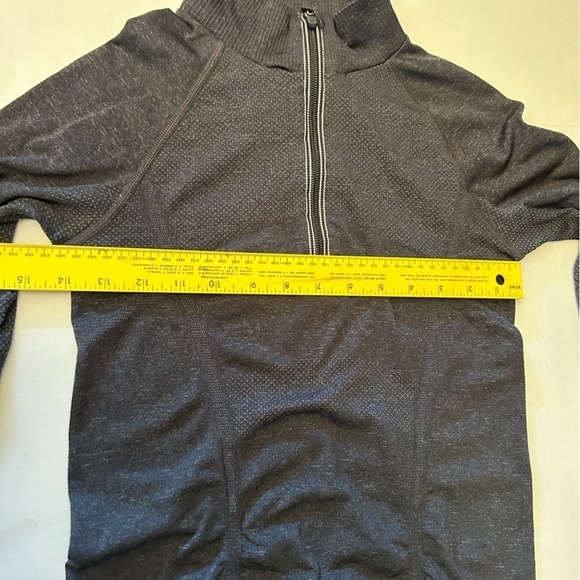 Athleta Fastest track half zip black long sleeve top Sz-XS. R2 - Picture 7 of 8